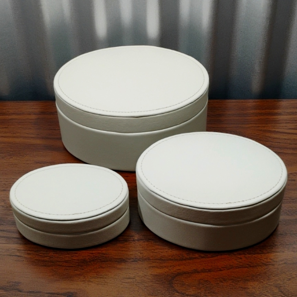 Nesting Danier Leather Oval Jewelry Trinket Boxes (3)